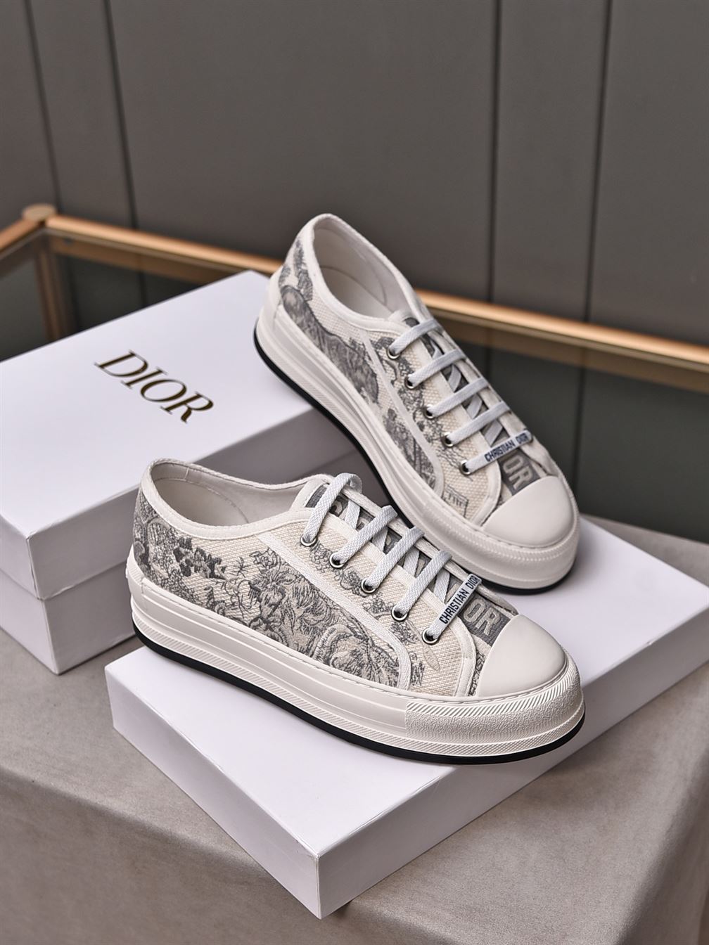 DIOR WALK’N’DIOR PLATFORM LOW-TOP SNEAKER - DO144