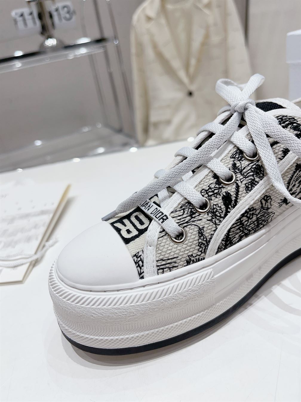 DIOR WALK'N'DIOR PLATFORM SNEAKER - DO113