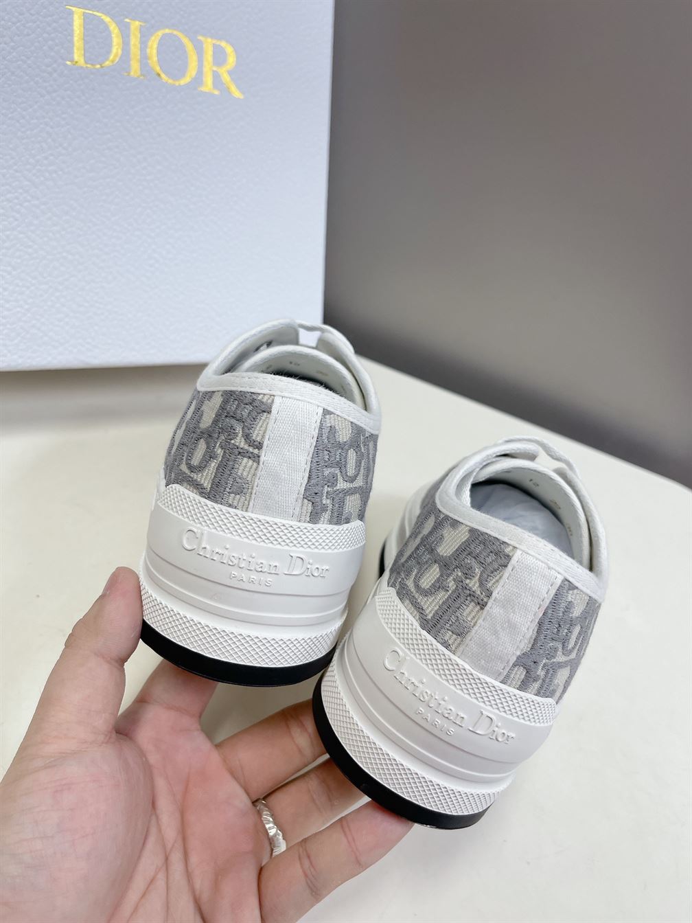 DIOR WALK'N'DIOR SNEAKER - DO124