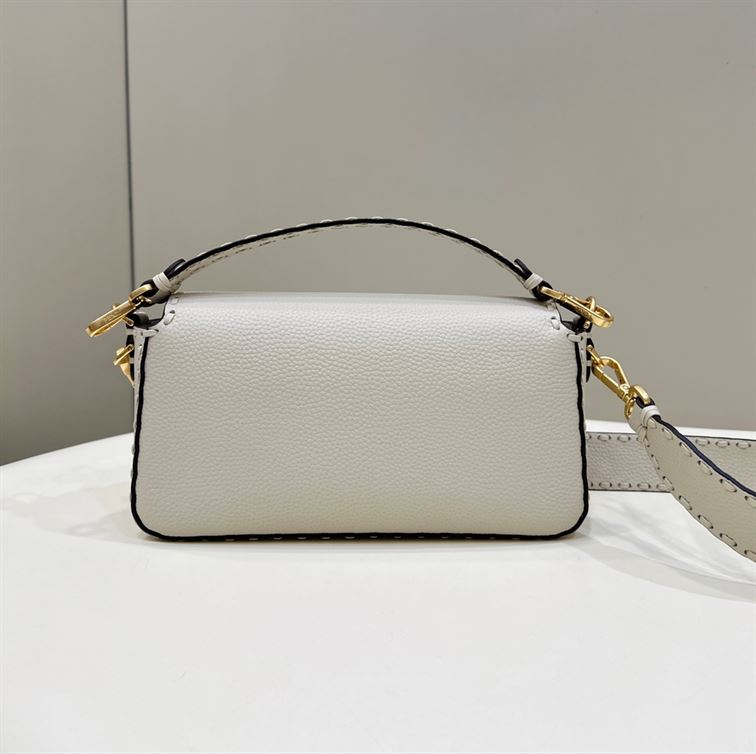 FENDI BAGUETTE CAMELLIA SELLERIA BAG