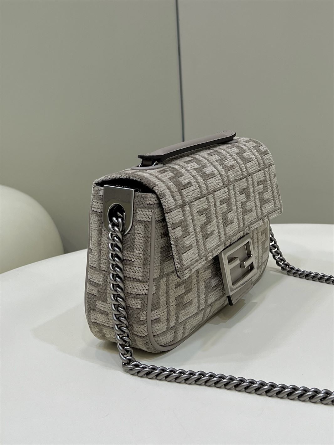 FENDI BAGUETTE CHAIN MIDI DARK GREY