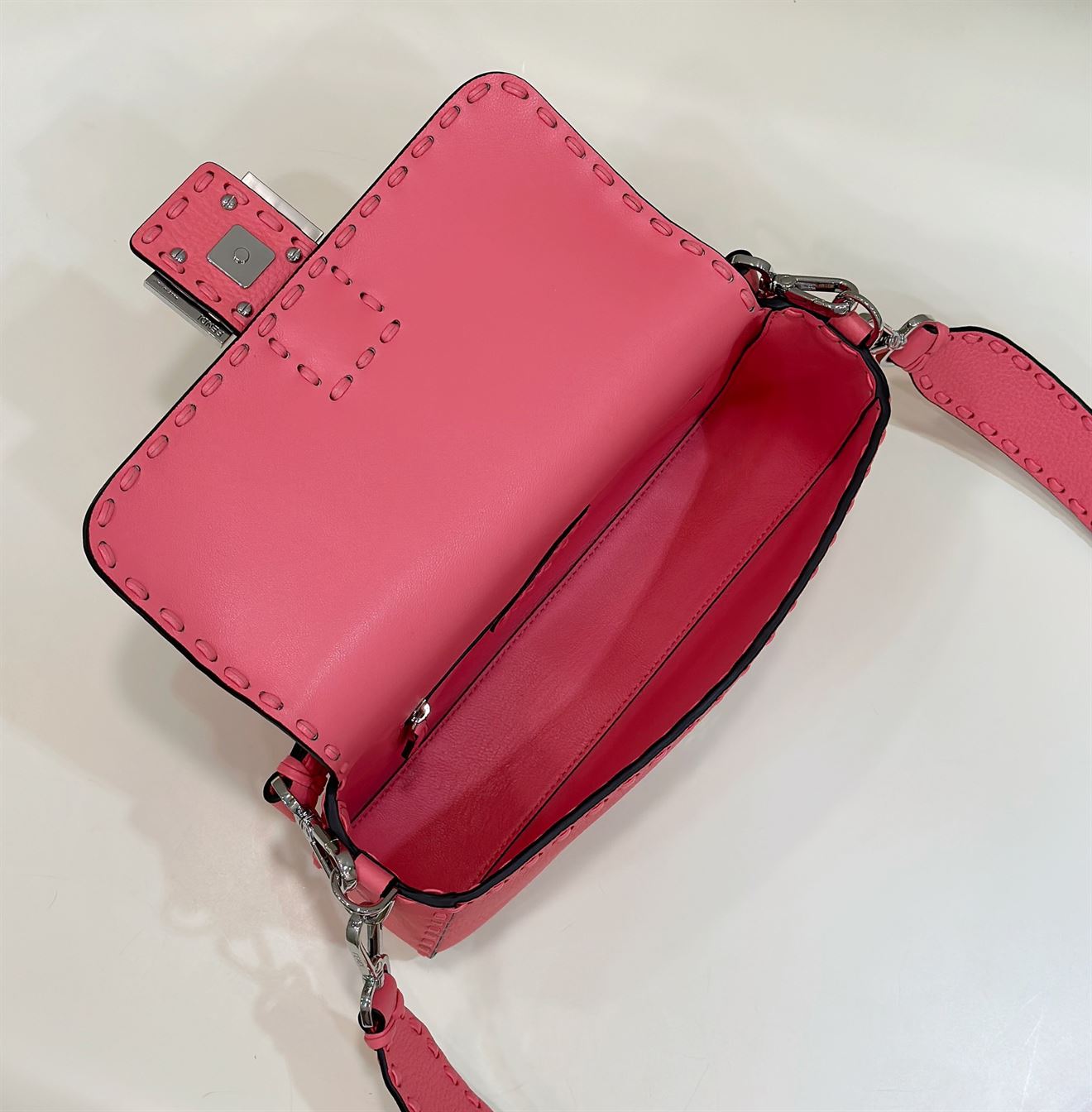 FENDI BAGUETTE PINK SELLERIA BAG