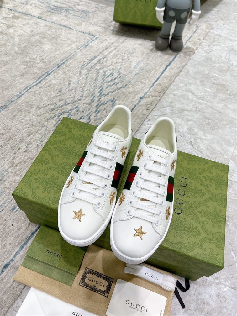 GUCCI ACE EMBROIDERED SNEAKER WITH BEES AND STARS - GCC090