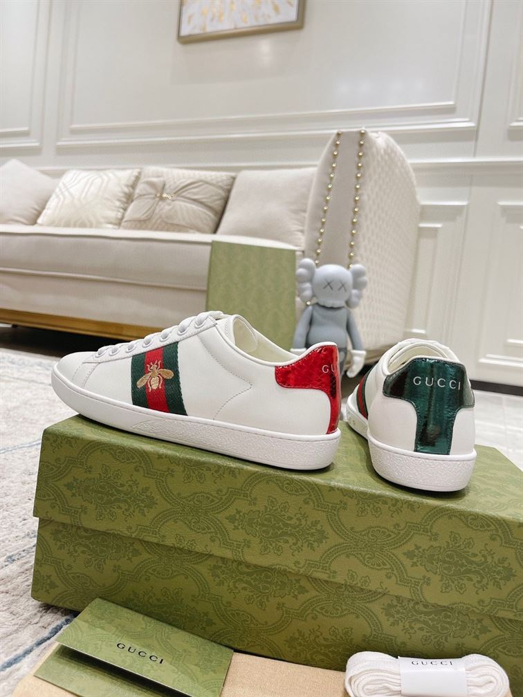 GUCCI ACE SNEAKER WHITE LEATHER WITH BEE - GCC087