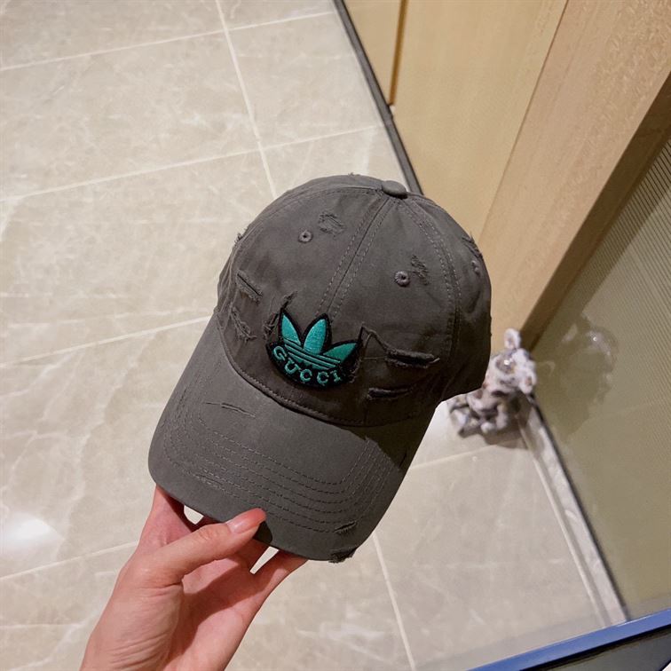 GUCCI BASEBALL HAT