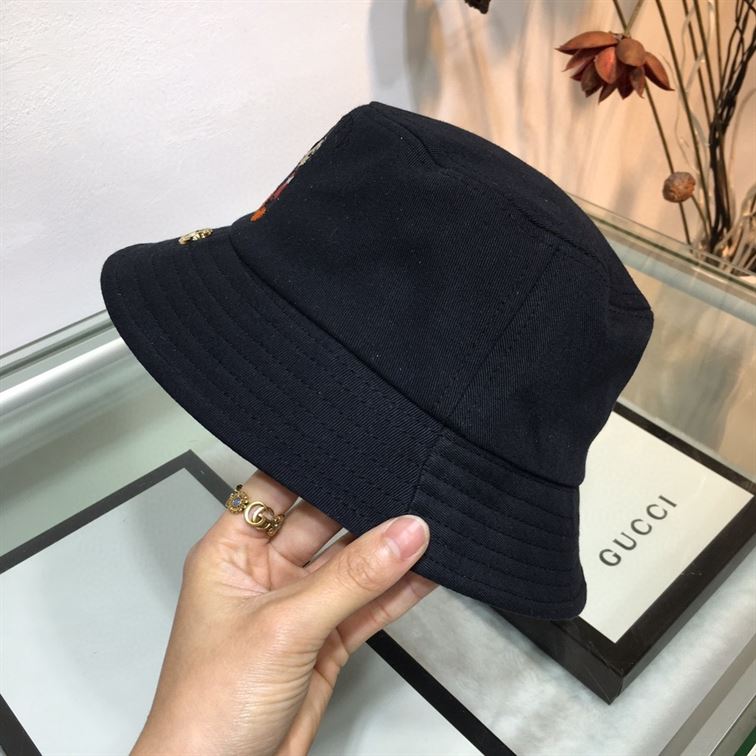 GUCCI GG BUCKET HAT