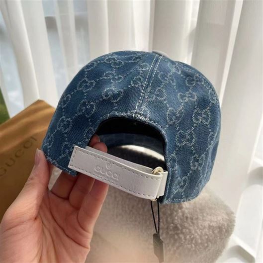 GUCCI GG CANVAS BASEBALL HAT