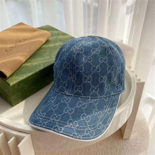 GUCCI GG CANVAS BASEBALL HAT