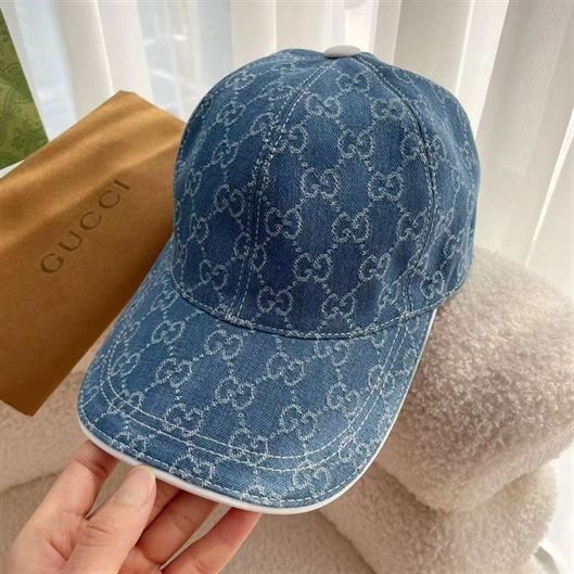 GUCCI GG CANVAS BASEBALL HAT
