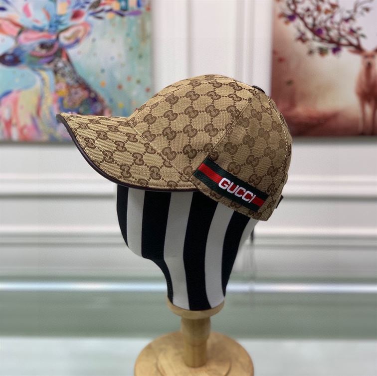 GUCCI GG CANVAS BASEBALL HAT