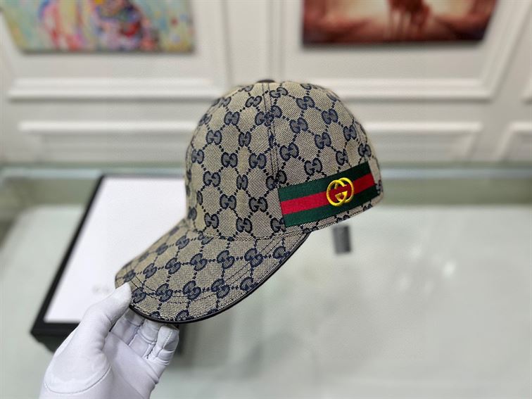 GUCCI GG CANVAS BASEBALL HAT
