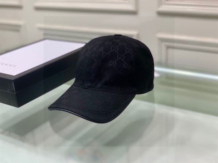 GUCCI GG CANVAS BASEBALL HAT