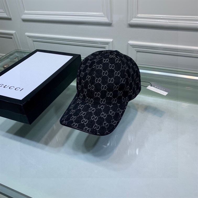 GUCCI GG CANVAS BASEBALL HAT