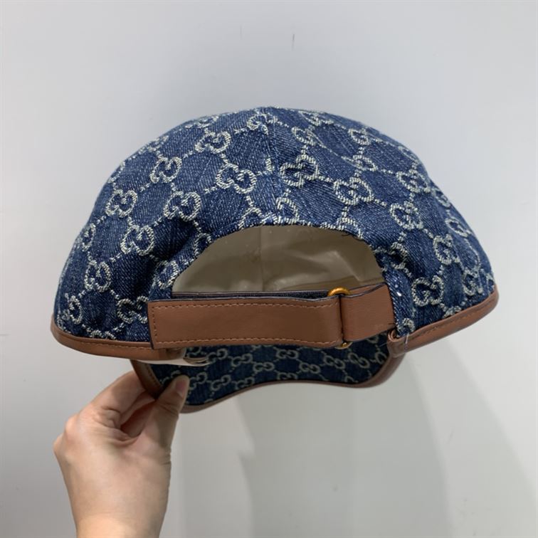 GUCCI GG CANVAS BASEBALL HAT