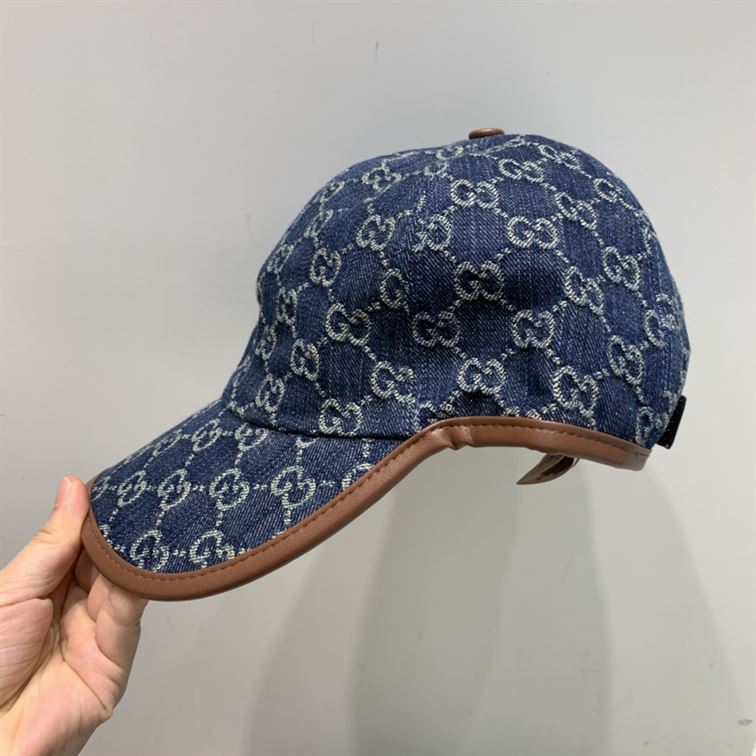 GUCCI GG CANVAS BASEBALL HAT