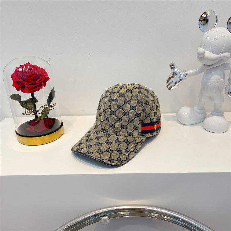 GUCCI GG CANVAS BASEBALL HAT