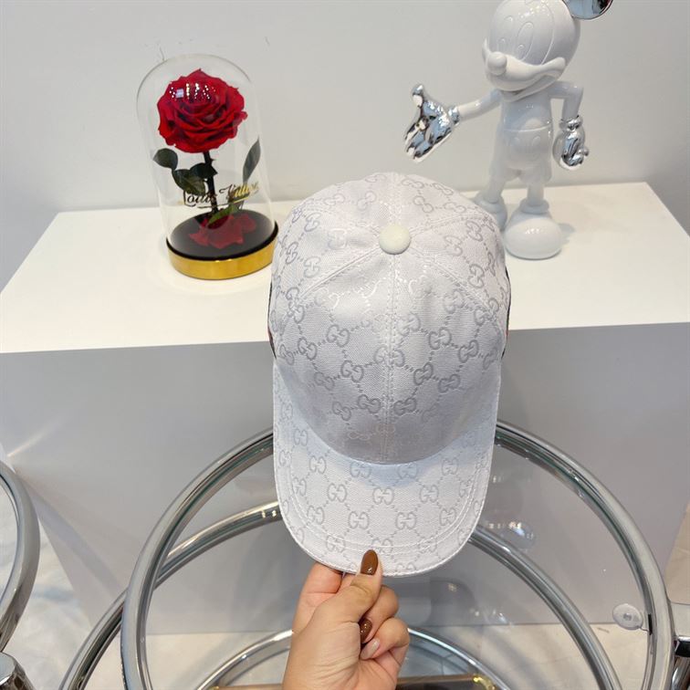 GUCCI GG CANVAS BASEBALL HAT