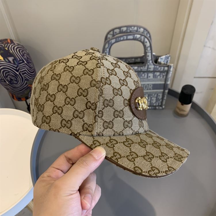 GUCCI GG CANVAS BASEBALL HAT
