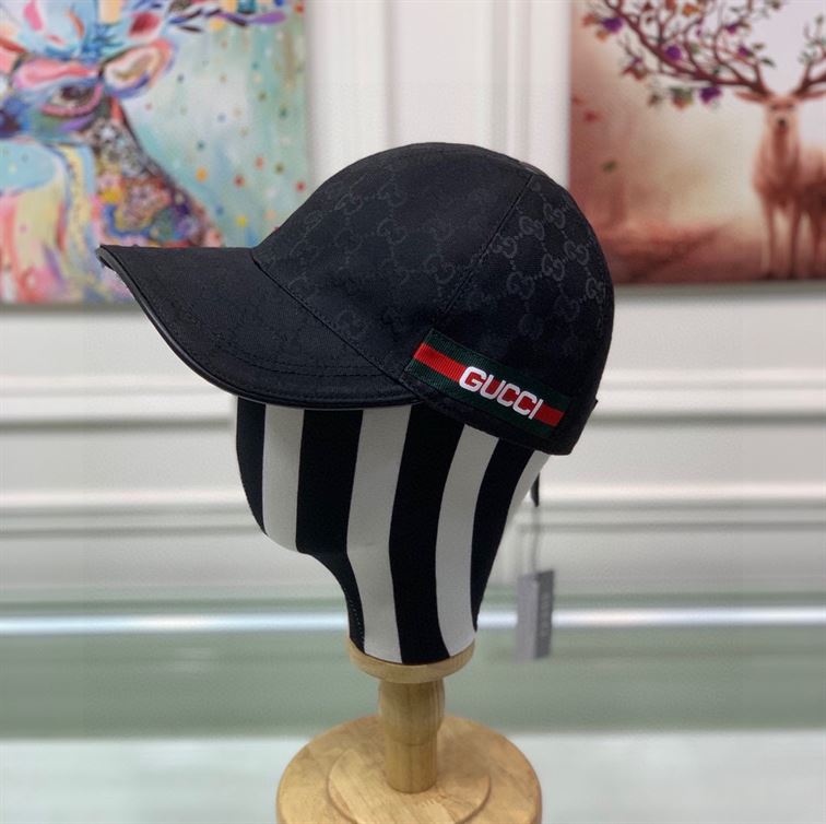 GUCCI GG CANVAS BASEBALL HAT