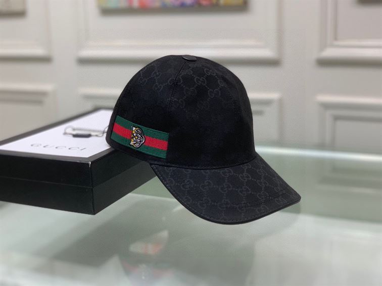 GUCCI GG CANVAS BASEBALL HAT