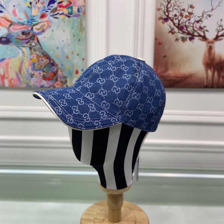 GUCCI GG CANVAS BASEBALL HAT