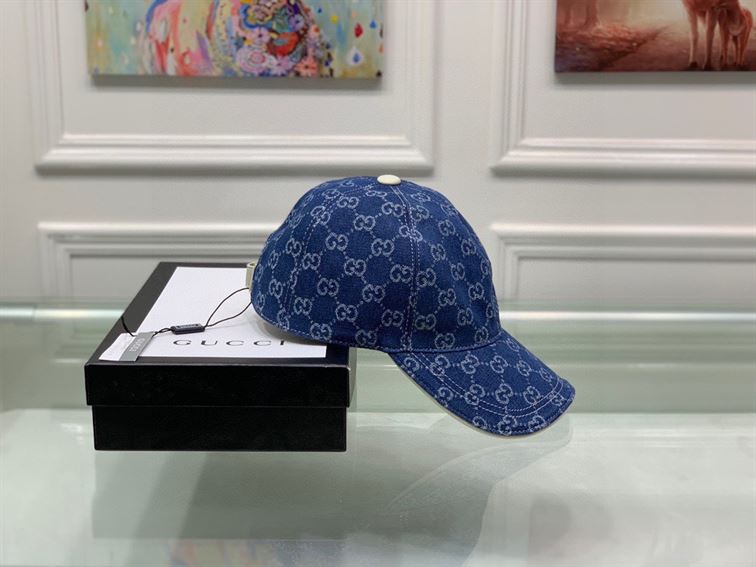 GUCCI GG CANVAS BASEBALL HAT