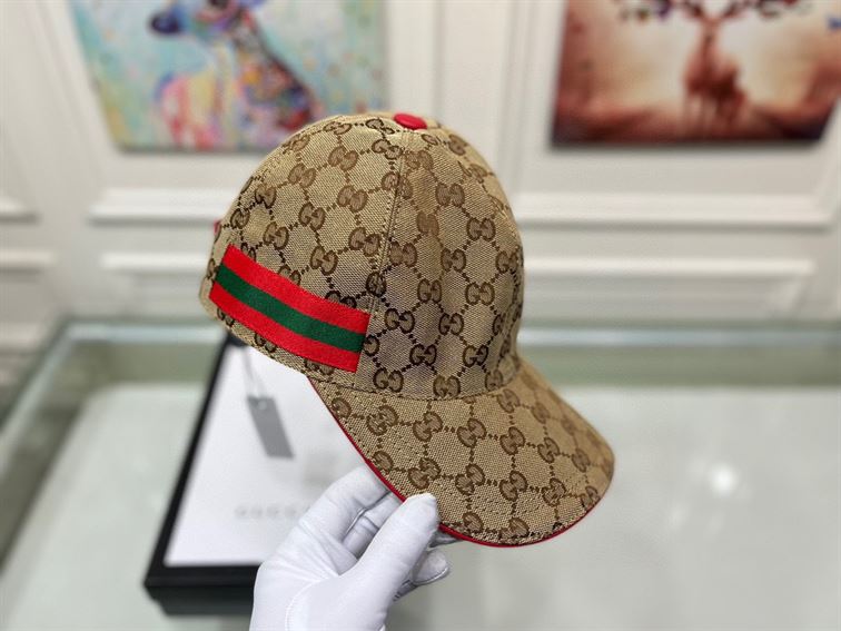 GUCCI GG CANVAS BASEBALL HAT