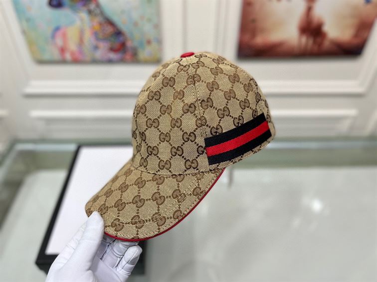 GUCCI GG CANVAS BASEBALL HAT