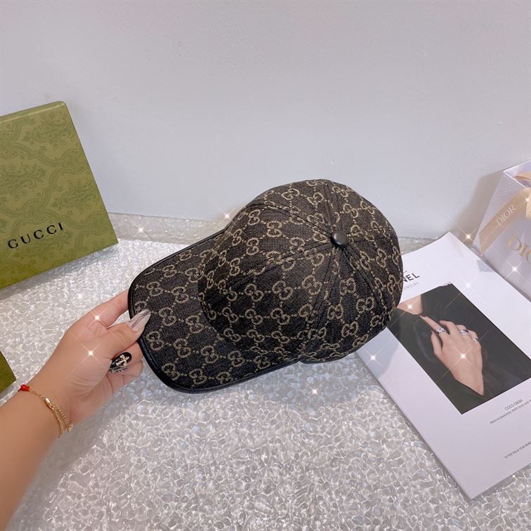 GUCCI GG CANVAS BASEBALL HAT