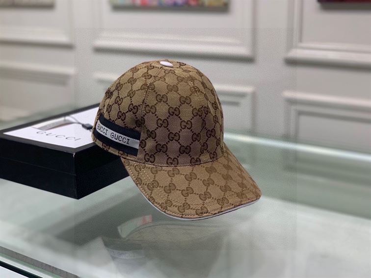 GUCCI GG CANVAS BASEBALL HAT