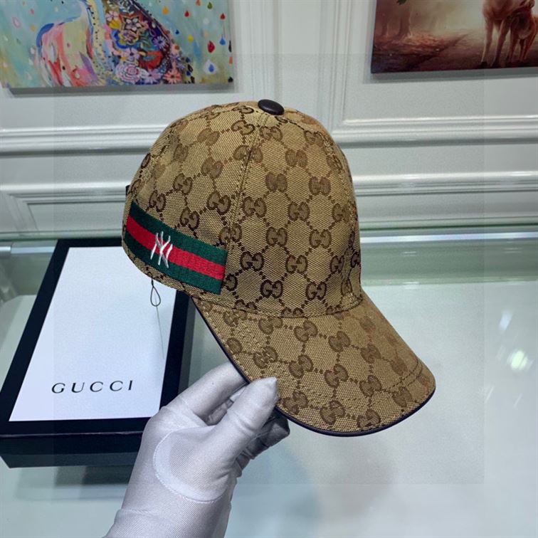 GUCCI GG CANVAS BASEBALL HAT