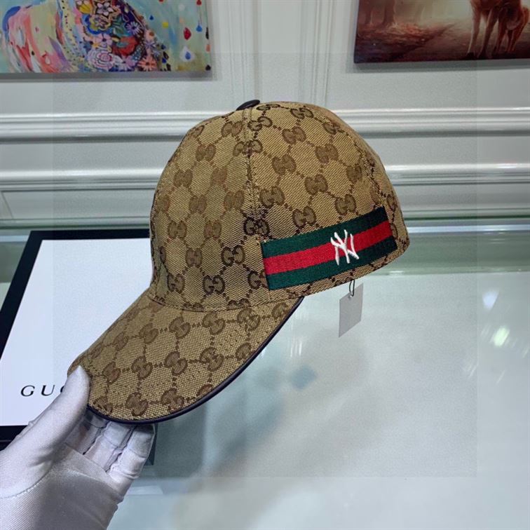 GUCCI GG CANVAS BASEBALL HAT