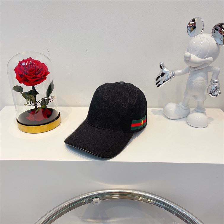 GUCCI GG CANVAS BASEBALL HAT
