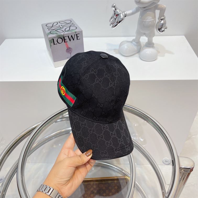 GUCCI GG CANVAS BASEBALL HAT