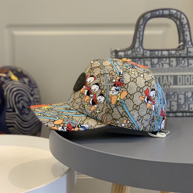 GUCCI GG CANVAS BASEBALL HAT