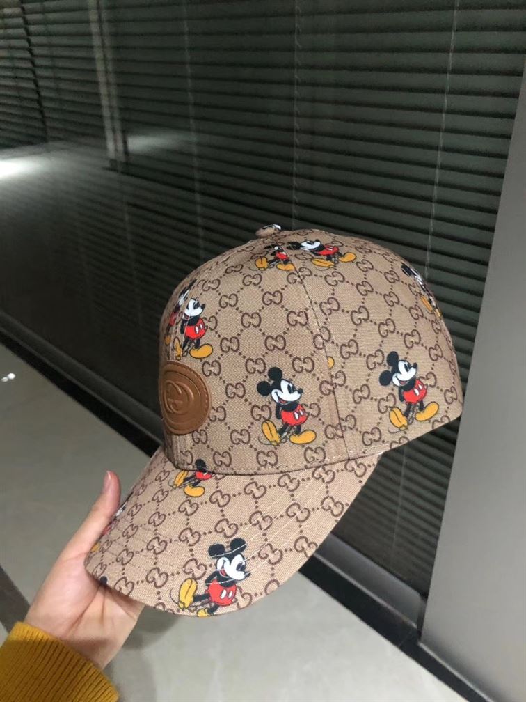 GUCCI GG CANVAS BASEBALL HAT