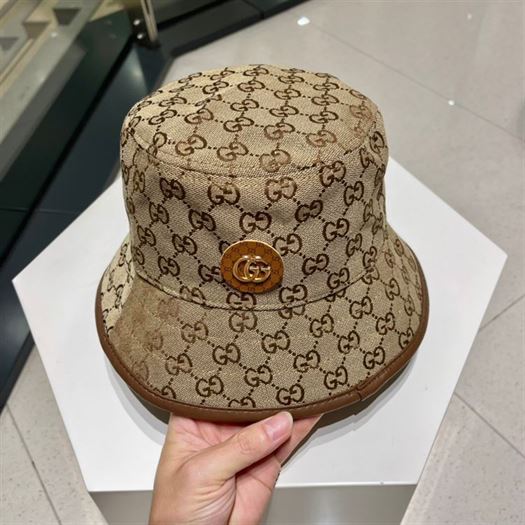 GUCCI GG CANVAS BUCKET HAT