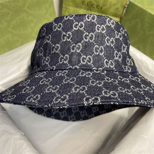GUCCI GG CANVAS BUCKET HAT