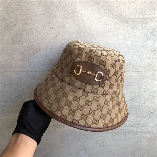 GUCCI GG CANVAS BUCKET HAT