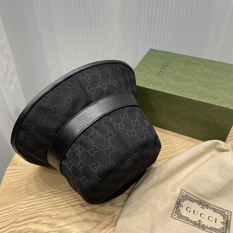 GUCCI GG CANVAS BUCKET HAT