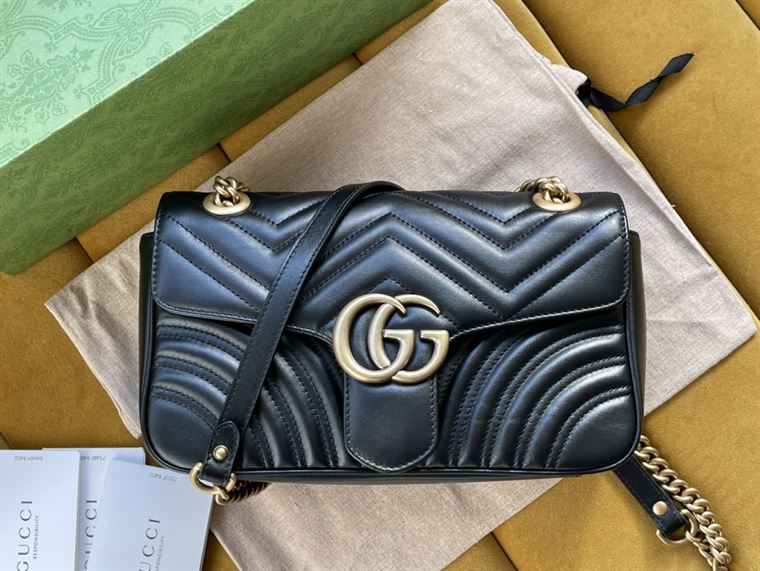 GUCCI GG MARMONT SMALL SHOULDER BAG IN BLACK LEATHER
