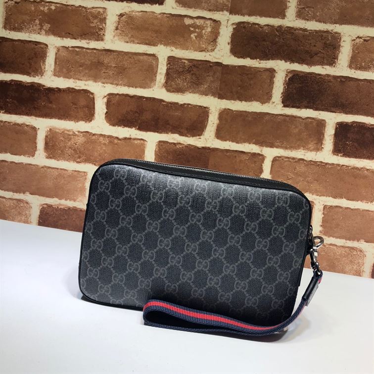GUCCI GG SUPREME CLUTCH - BG029