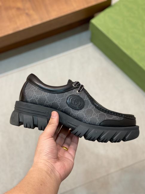 GUCCI GG SUPREME LACE-UP LOAFERS - GL029