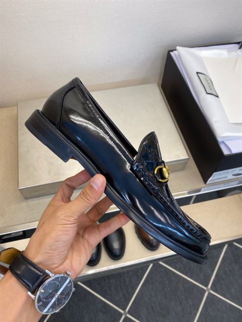 GUCCI HORSEBIT LEATHER LOAFER - GL043