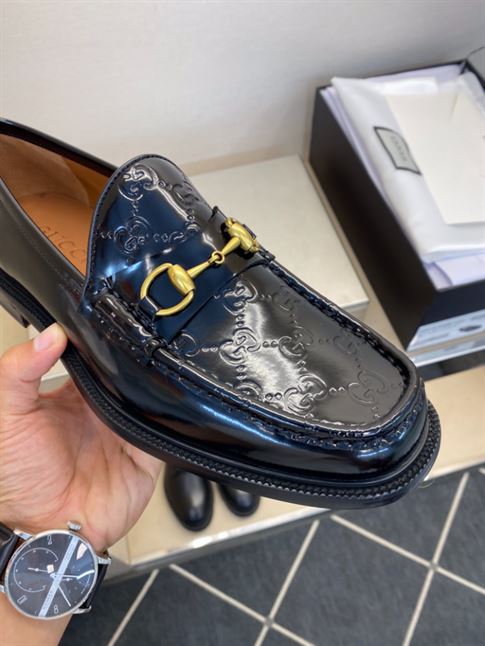 GUCCI HORSEBIT LEATHER LOAFER - GL043