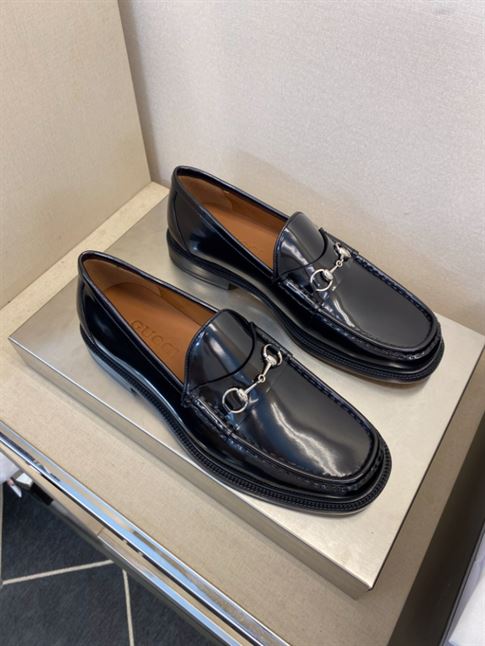 GUCCI HORSEBIT LEATHER LOAFER - GL044