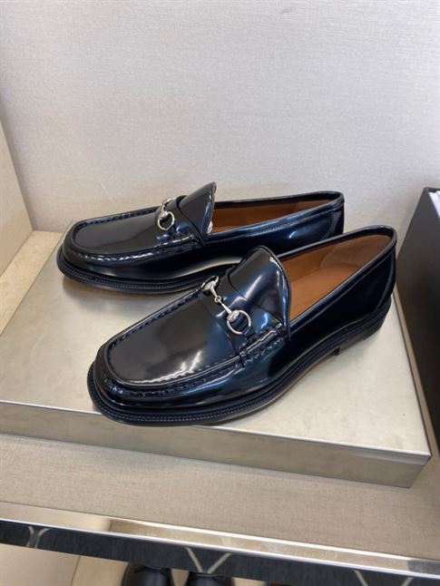 GUCCI HORSEBIT LEATHER LOAFER - GL044