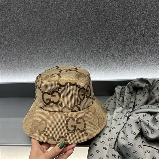 GUCCI JUMBO GG BUCKET HAT