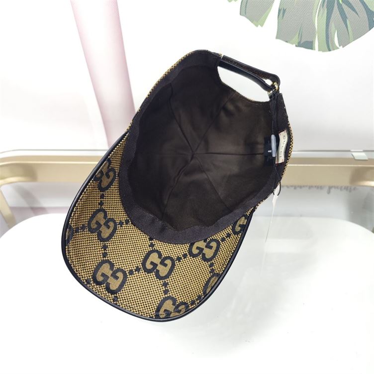 GUCCI JUMBO GG CANVAS BASEBALL HAT