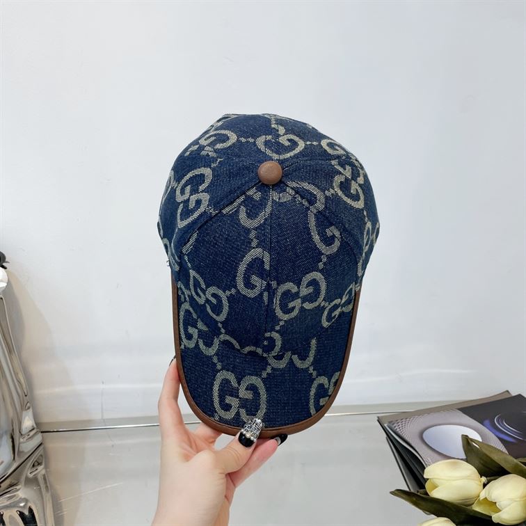 GUCCI JUMBO GG CANVAS BASEBALL HAT